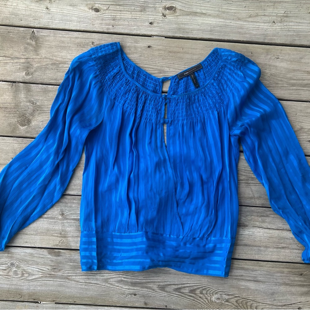 BCBG MaxAzira Open Back Sheer Blue 100% Silk Blouse Boho Long Sleeve XS